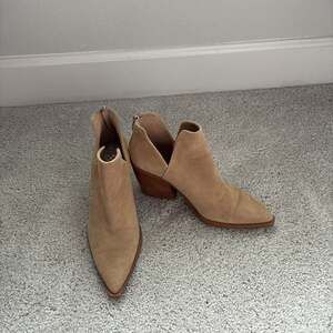 Vince Camuto Gigietta Suede Block Heel Booties